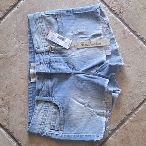 NWT True Freedom denim shorts size 3